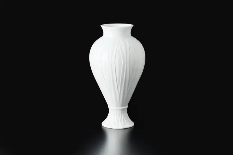 白磁ダイヤカット文花瓶