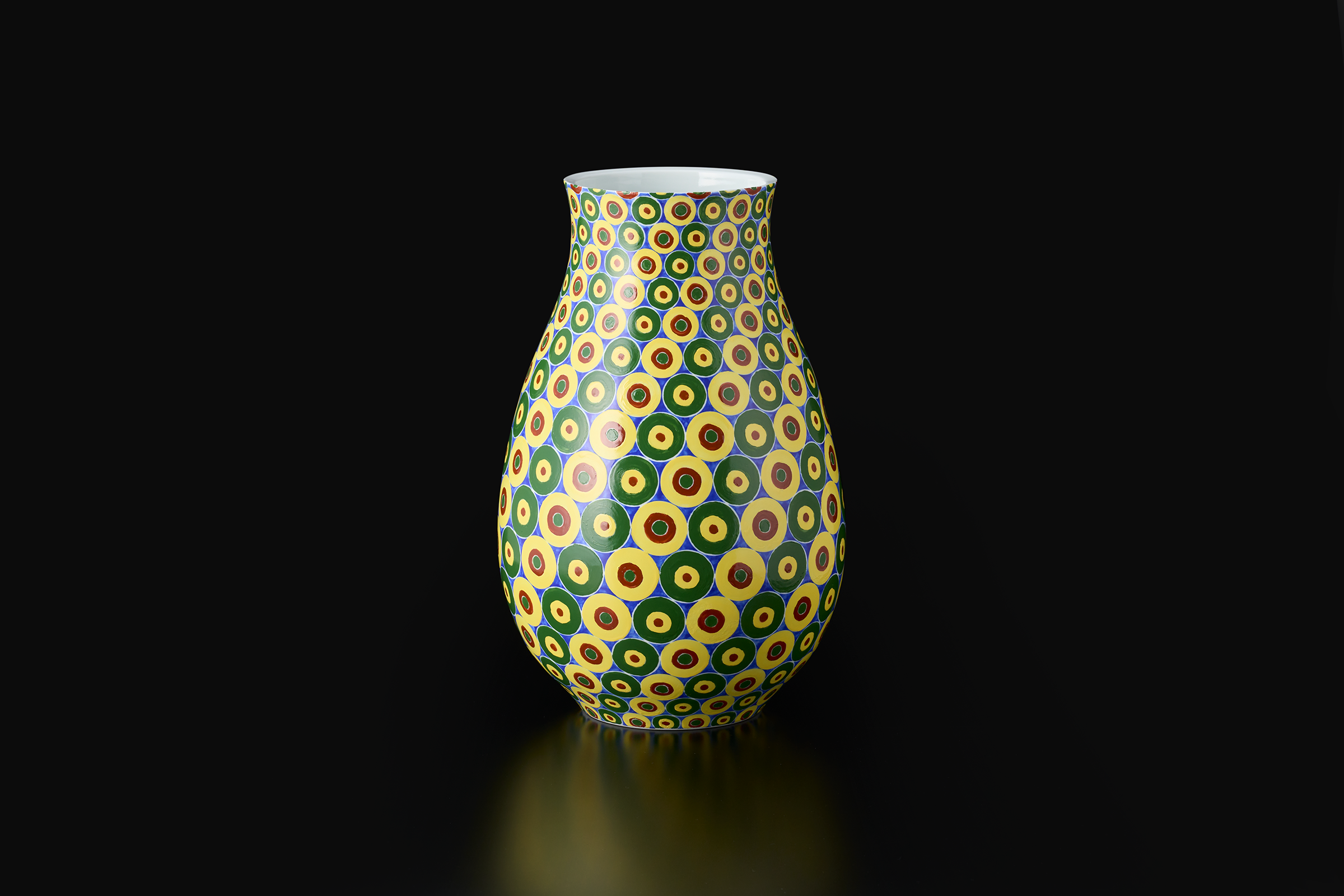 色絵磁器壺「装うⅡ」