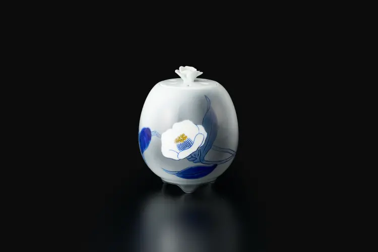 吹墨線刻香炉「白椿」